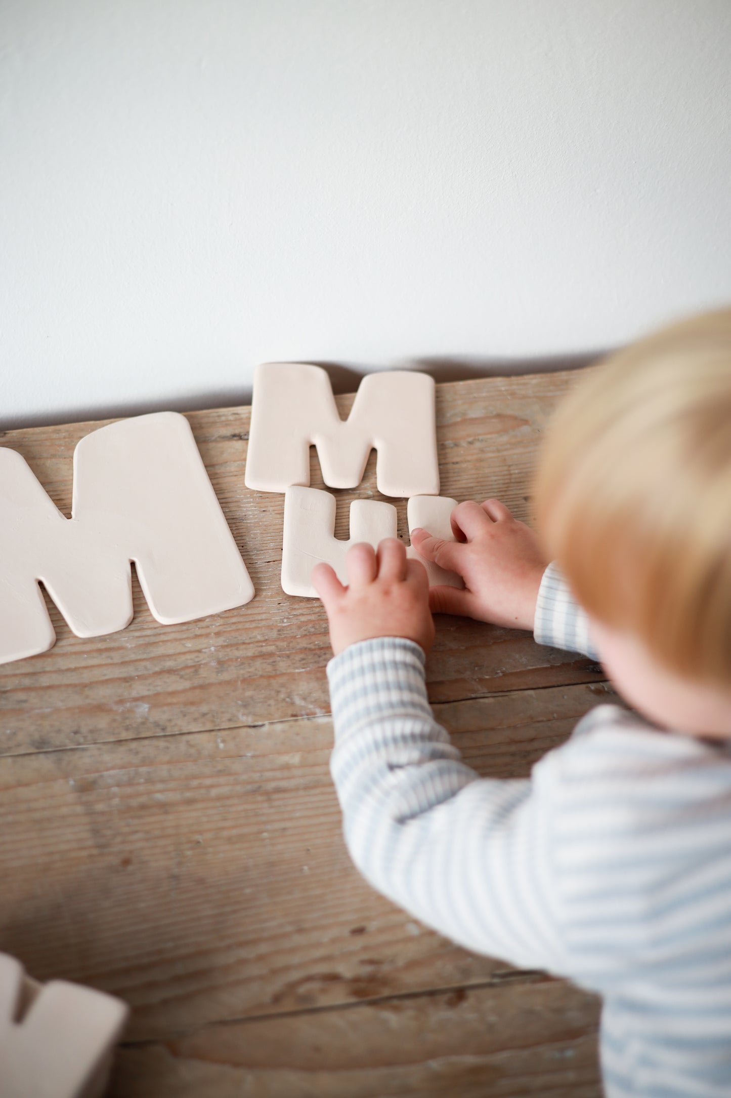 Ceramic wall letters Joyful - large